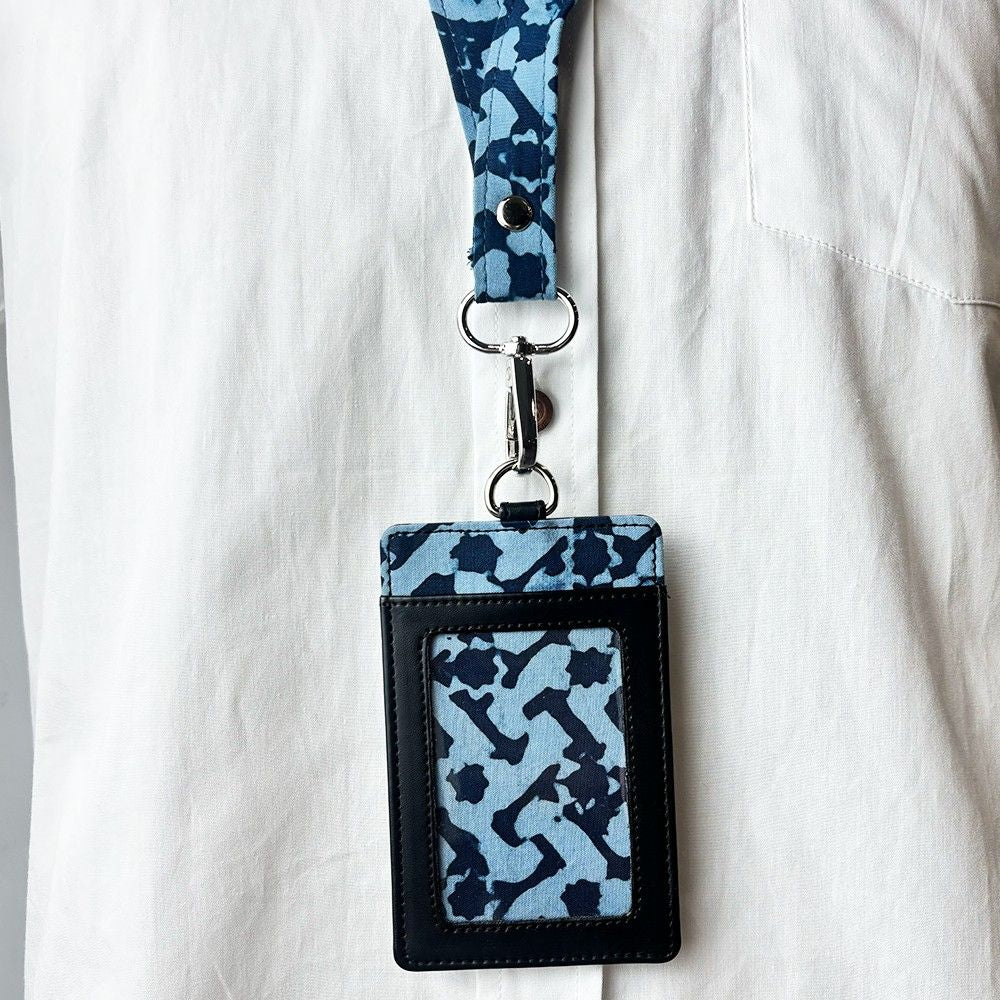 Midnight arabesque lanyard 