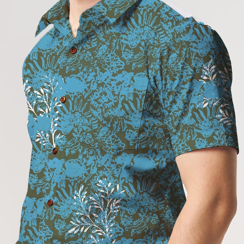 close up of the Man wearing cyan rumpai 