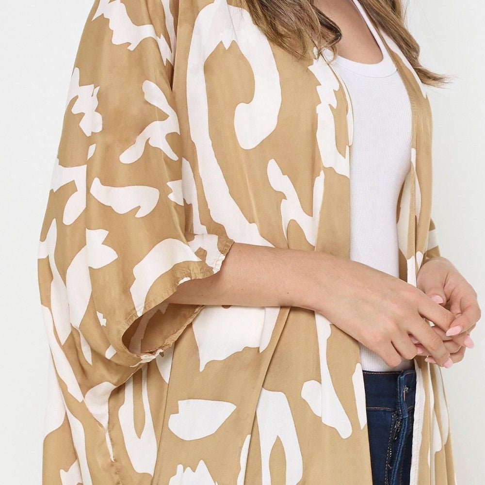 Zoom in on a tan rimba kimono 