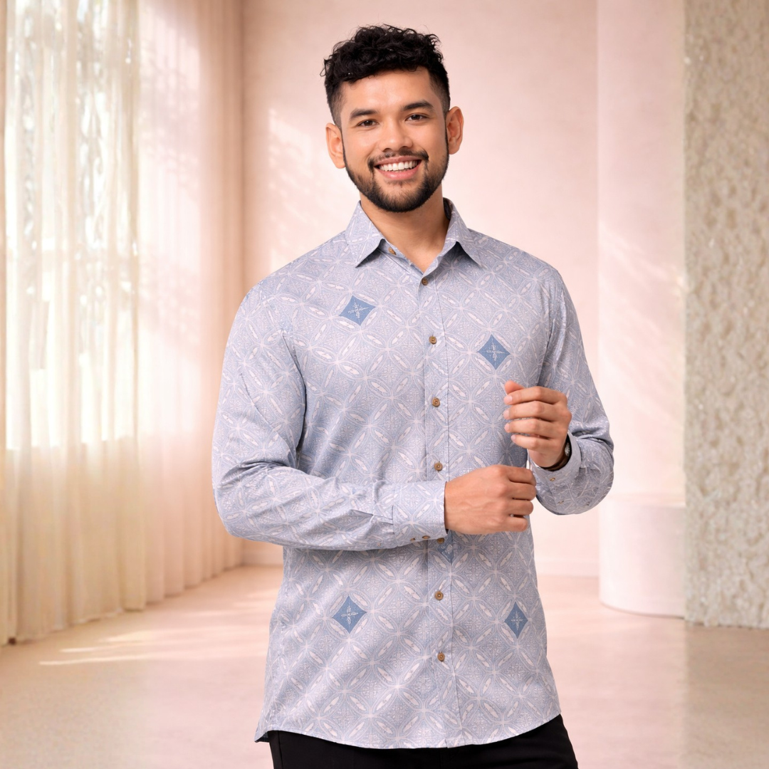 Long-sleeved batik shirt in Abu Kuih Cara