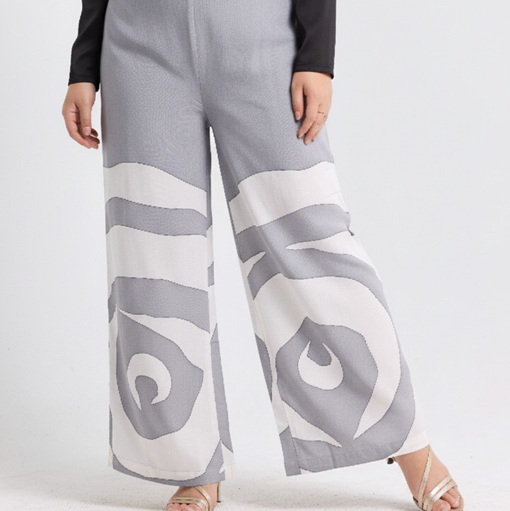Close up on the Silver rose trousers 