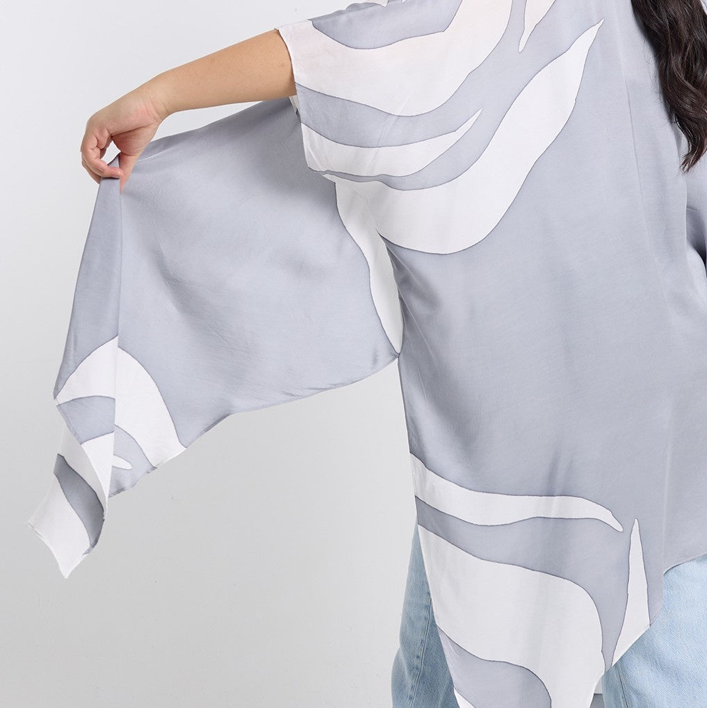 Zoom in photo of silver rose kimono