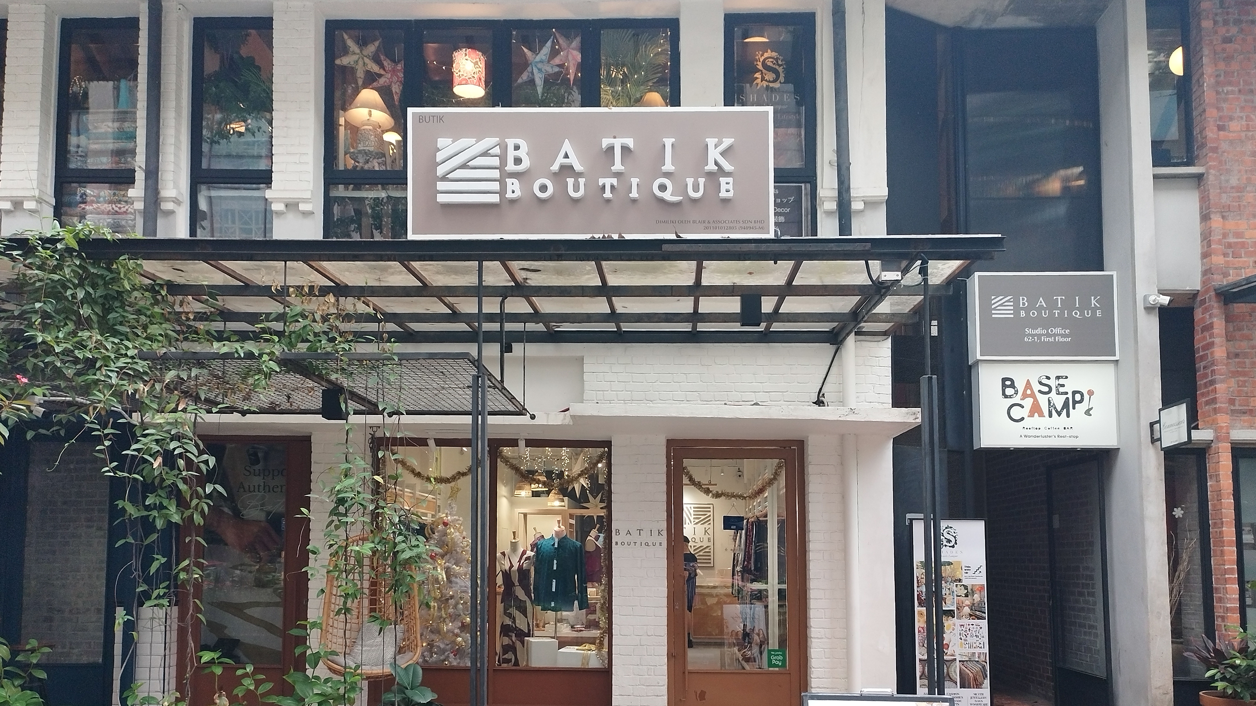 Batik Boutique shop the row